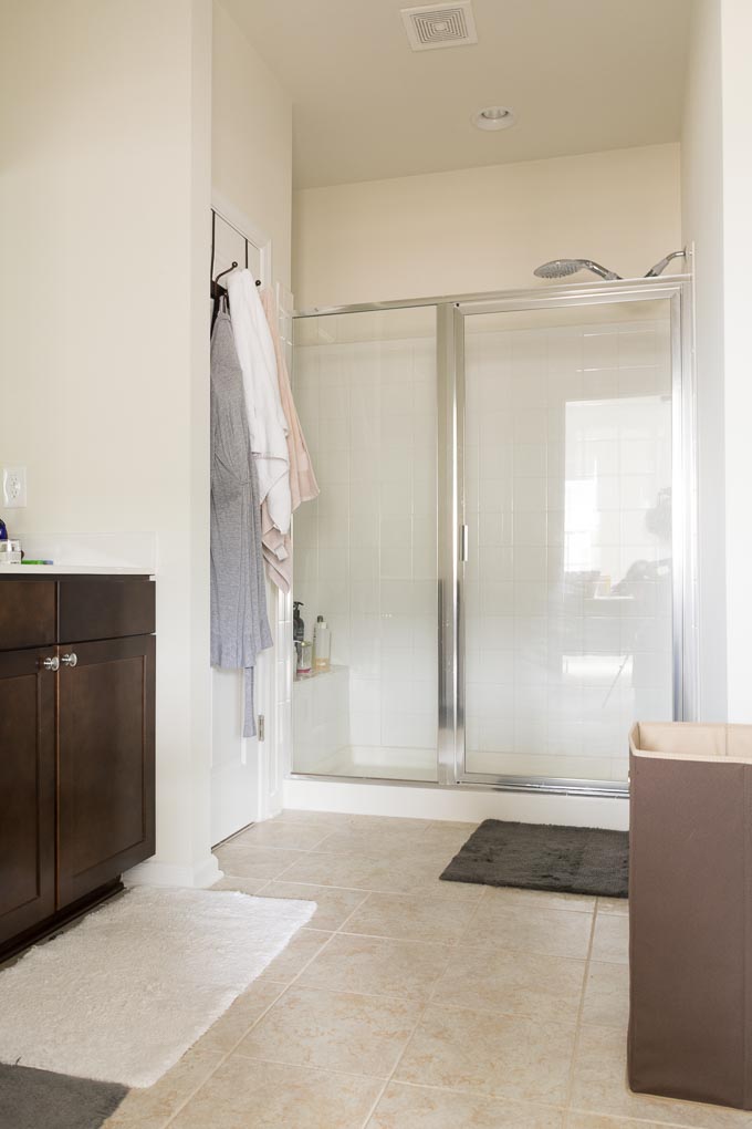Builder Grade Beige Master Bathroom