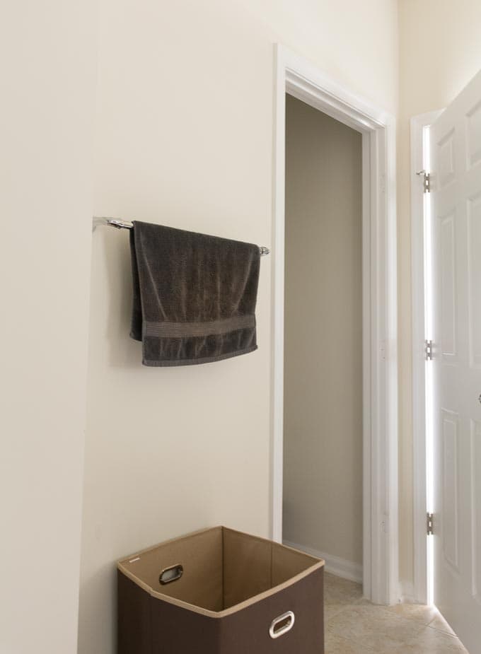 Builder Grade Beige Master Bathroom