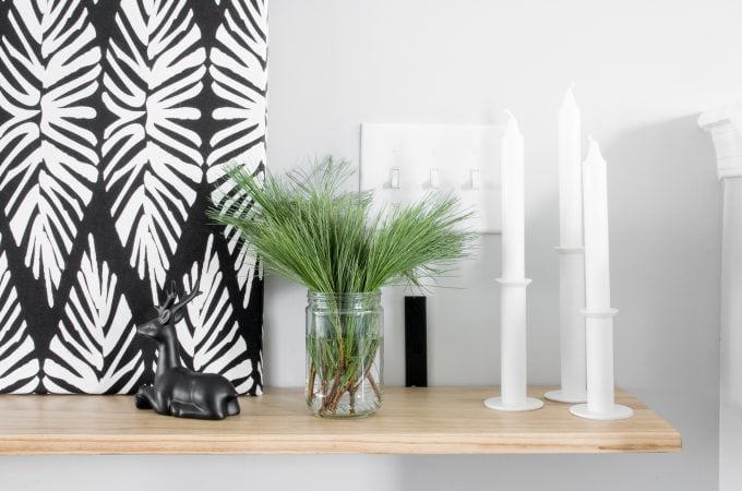 Our simple, understated Christmas decor is clean and modern while still getting us in the festive holiday spirit #christmasdecor #holidaydecor #scandistyle #simplechristmasdecor #modernchristmasdecor #neutralchristmasdecor #neutralholidaydecor