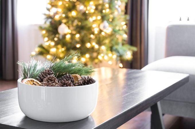 DIY Scented Pine Cone Potpourri #diy #holidaycrafts #pinecones #potpourri #pineconepotpourri #scentedpinecones
