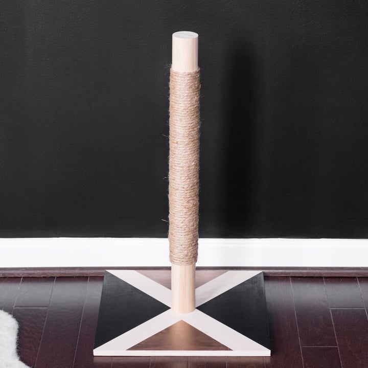 DIY cat scratching post