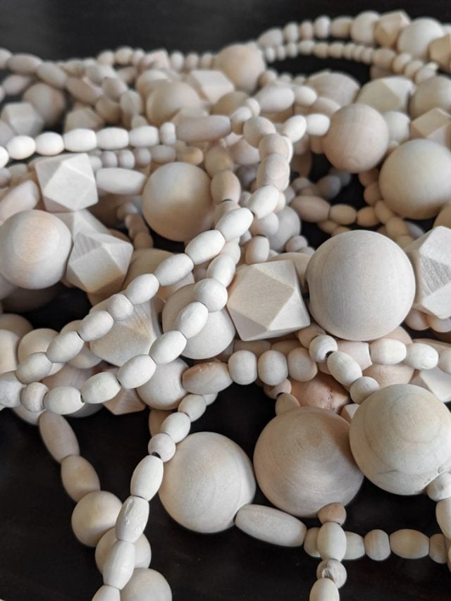 How to make a stunning, simple DIY wood bead Christmas garland