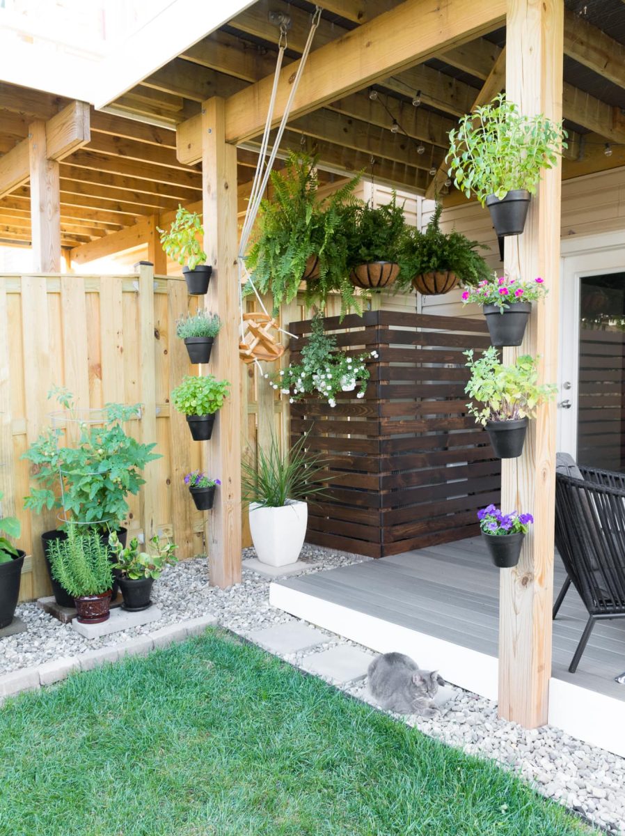 How to Prep Your Yard for Spring and Summer // DIY Spring Yard Work