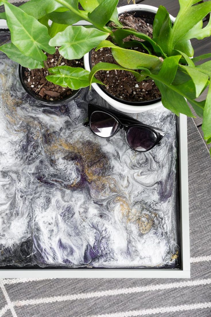 Small outdoor side table plans with an epoxy resin glitter table top!