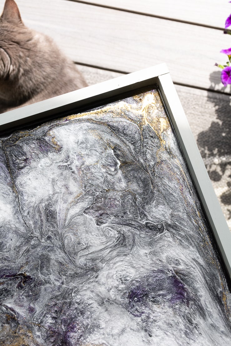 Small outdoor side table plans with an epoxy resin glitter table top!