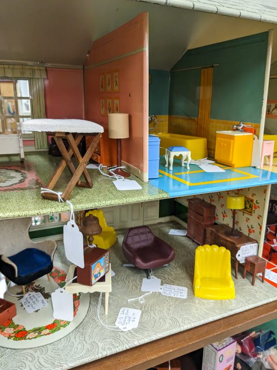 5 of my favorite vintage and antique shops in Frederick, Maryland!