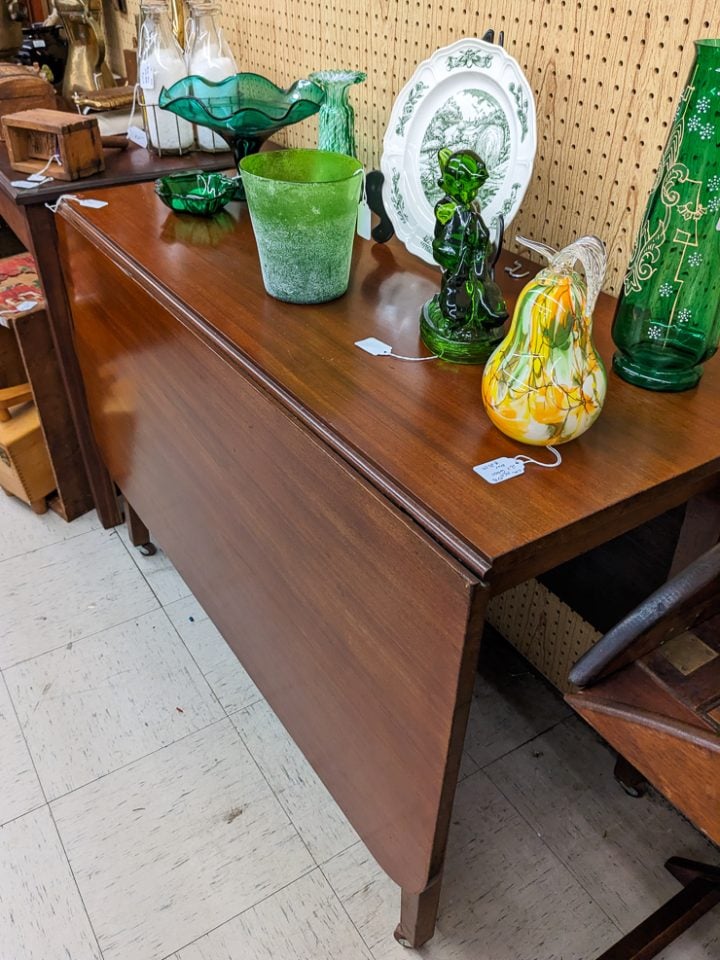 5 of my favorite vintage and antique shops in Frederick, Maryland!