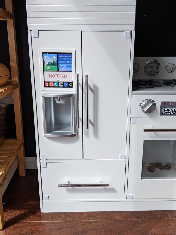 kids play kitchen