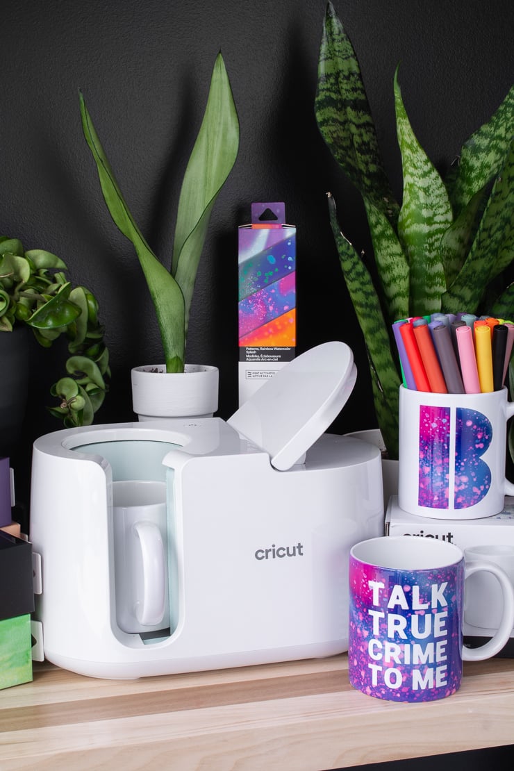 Cricut mug press and accessories