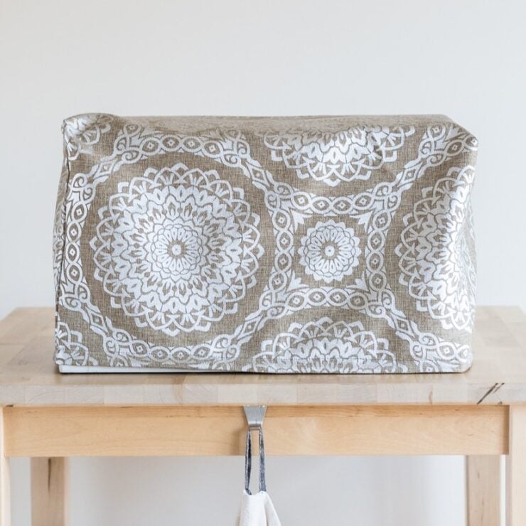 sewing machine with cover
